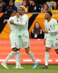 九游-法国队的两副面孔：德尚的战术赌博能走多远？|杜埃|哥伦比亚|基利安·姆巴佩|巴黎圣日耳曼|法国足球队_新浪体育_新浪新闻