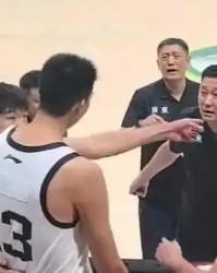 九游官网-离开杜锋1年，徐昕斩获5项荣誉、3数据联盟前2！球迷：陈家政快走