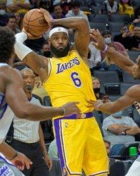 jiuyou.com-全败结束季前赛征途，湖人难免不让人想起9年前